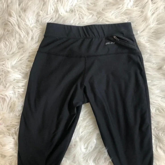 Nike black Capri leggings sz s/p - Picture 2 of 6
